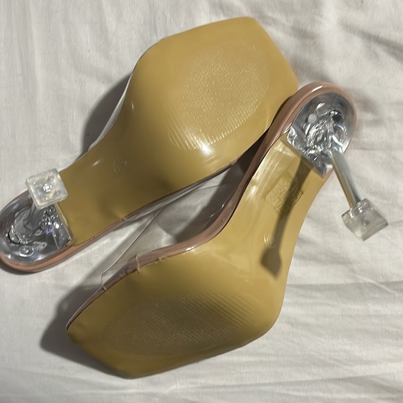 Clear heels - Picture 3 of 3